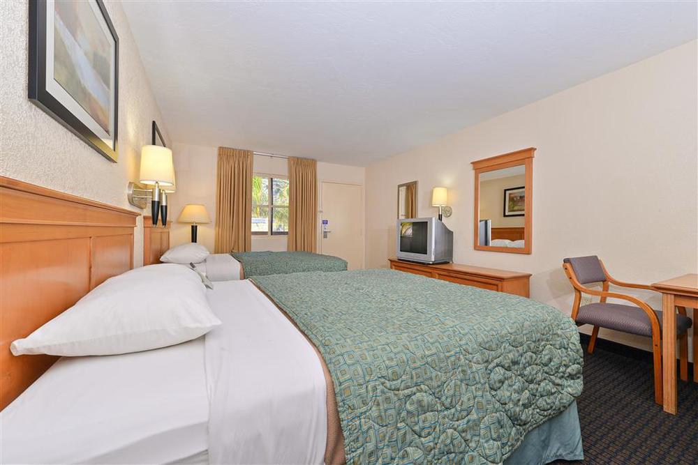 Motel 6 San Diego - Mission Valley Room photo